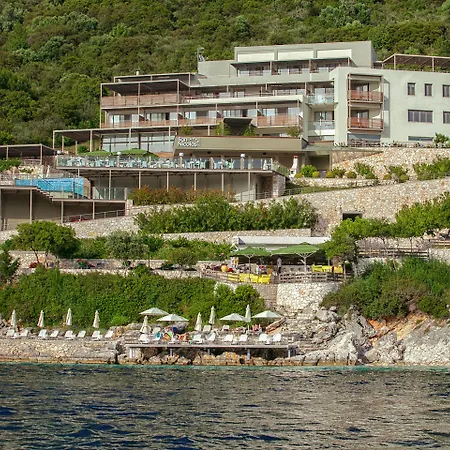 San Nicolas 미크로스 지알로스